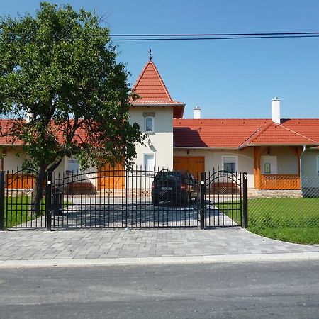 Nagybajcsi Koertefa Vendeghaz公寓 外观 照片